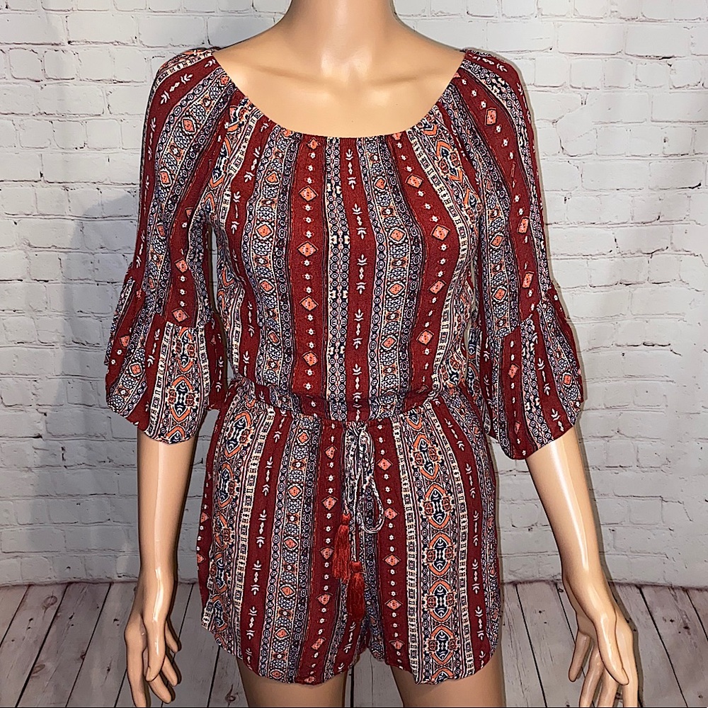 Hollister adorable boho red romper size XS boho